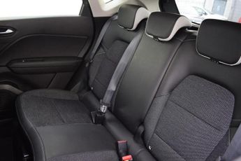 Renault Captur 1.6 E-TECH techno SUV 5dr Petrol Hybrid Auto Euro 6 (s/s) (145 p