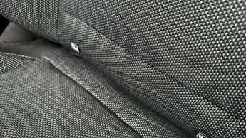 Renault Captur 1.6 E-TECH techno SUV 5dr Petrol Hybrid Auto Euro 6 (s/s) (145 p