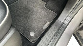 Renault Captur 1.6 E-TECH techno SUV 5dr Petrol Hybrid Auto Euro 6 (s/s) (145 p