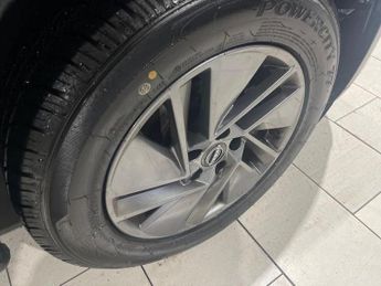 Nissan QASHQAI 1.3 DiG-T MH 158 Acenta Premium 5dr Xtronic