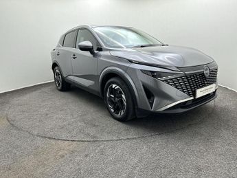 Nissan Qashqai 1.3 DiG-T MH N-Connecta [Glass Roof] 5dr