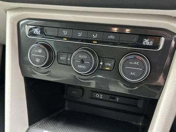 Volkswagen Tiguan 2.0 TDi 150 4Motion SE Nav 5dr DSG
