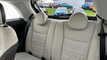 Fiat 500e 42kWh La Prima Hatchback 3dr Electric Auto (118 ps)