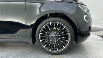 Fiat 500e 42kWh La Prima Hatchback 3dr Electric Auto (118 ps)