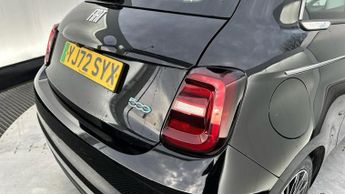 Fiat 500e 42kWh La Prima Hatchback 3dr Electric Auto (118 ps)