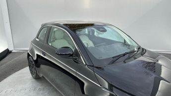 Fiat 500e 42kWh La Prima Hatchback 3dr Electric Auto (118 ps)