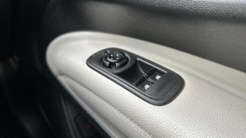 Fiat 500e 42kWh La Prima Hatchback 3dr Electric Auto (118 ps)