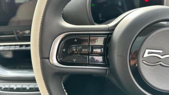 Fiat 500e 42kWh La Prima Hatchback 3dr Electric Auto (118 ps)