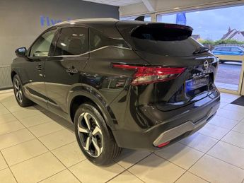 Nissan Qashqai 1.3 DIG-T MHEV N-Connecta SUV 5dr Petrol Hybrid XTRONIC