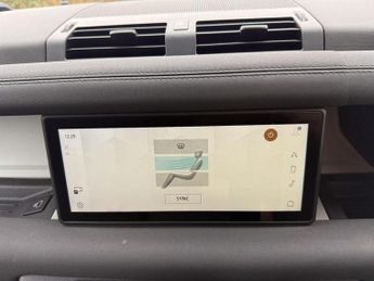 Land Rover Defender 90 3.0 D250 MHEV Hard Top SUV Auto 4WD SWB Euro 6 (s/s) 3dr