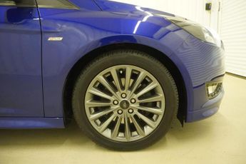 Ford Focus 1.5T EcoBoost ST-Line Hatchback 5dr Petrol Auto Euro 6 (s/s) (15