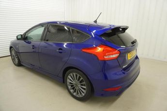 Ford Focus 1.5T EcoBoost ST-Line Hatchback 5dr Petrol Auto Euro 6 (s/s) (15