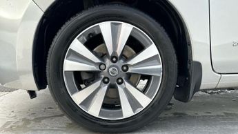 Nissan Leaf 24kWh Tekna Hatchback 5dr Electric Auto (107 bhp)