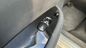 Nissan Leaf 24kWh Tekna Hatchback 5dr Electric Auto (107 bhp)