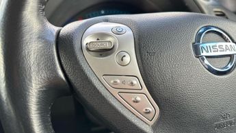 Nissan Leaf 24kWh Tekna Hatchback 5dr Electric Auto (107 bhp)