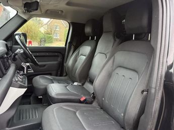 Land Rover Defender 110 3.0 D250 MHEV SE Hard Top SUV Auto 4WD MWB Euro 6 (s/s) 5dr