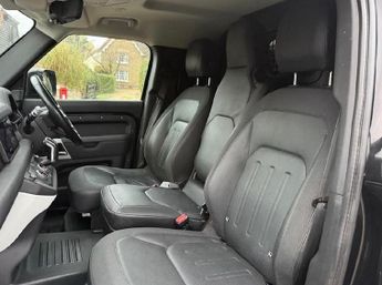 Land Rover Defender 110 3.0 D250 MHEV SE Hard Top SUV Auto 4WD MWB Euro 6 (s/s) 5dr