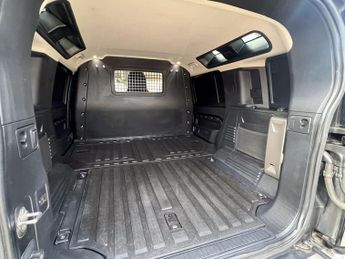 Land Rover Defender 110 3.0 D250 MHEV SE Hard Top SUV Auto 4WD MWB Euro 6 (s/s) 5dr
