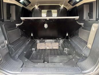 Land Rover Defender 110 3.0 D250 MHEV SE Hard Top SUV Auto 4WD MWB Euro 6 (s/s) 5dr