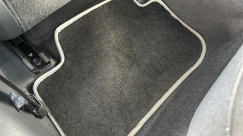 Hyundai IONIQ 38.3kWh Premium Hatchback 5dr Electric Auto (136 ps)