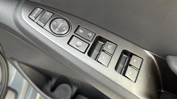 Hyundai IONIQ 38.3kWh Premium Hatchback 5dr Electric Auto (136 ps)