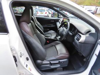 Toyota C-HR 1.8 VVT-h Excel SUV 5dr Petrol Hybrid CVT Euro 6 (s/s) (122 ps)