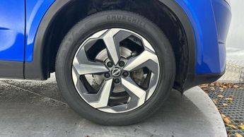 Nissan Qashqai 1.3 DIG-T MHEV N-Connecta SUV 5dr Petrol Hybrid XTRON Euro 6 (s/