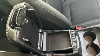 Nissan Qashqai 1.3 DIG-T MHEV N-Connecta SUV 5dr Petrol Hybrid XTRON Euro 6 (s/