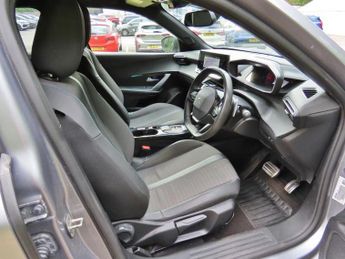 Peugeot 2008 1.2 PureTech Allure Premium + SUV 5dr Petrol EAT Euro 6 (s/s) (1