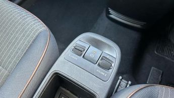 Fiat 500e 42kWh Icon Hatchback 3dr Electric Auto (118 ps)