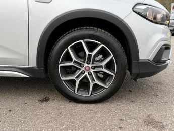 Fiat Tipo 1.5 FireFly Turbo MHEV Cross DCT Euro 6 (s/s) 5dr