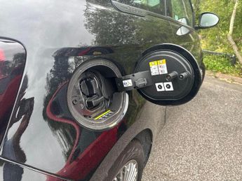 Fiat 500e 42kWh Icon Auto 3dr