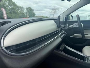 Fiat 600e 54kWh La Prima Auto 5dr