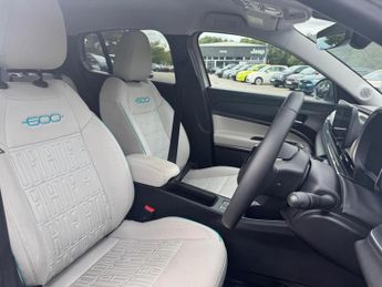 Fiat 600e 54kWh La Prima Auto 5dr