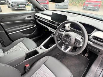 Jeep Avenger 1.2 e-Hybrid MHEV Upland DCT E-AWD Euro 6 (s/s) 5dr