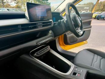 Jeep Avenger 54kWh Altitude SUV 5dr Electric Auto (156 ps)