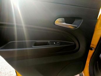 Jeep Avenger 54kWh Altitude SUV 5dr Electric Auto (156 ps)