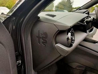 Alfa Romeo Junior 1.2 MHEV Ibrida e-DCT Euro 6 (s/s) 5dr