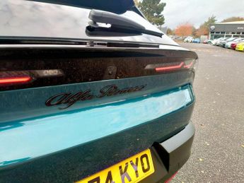 Alfa Romeo Junior 54kWh Elettrica Speciale Auto 5dr