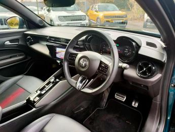 Alfa Romeo Junior 54kWh Elettrica Speciale Auto 5dr