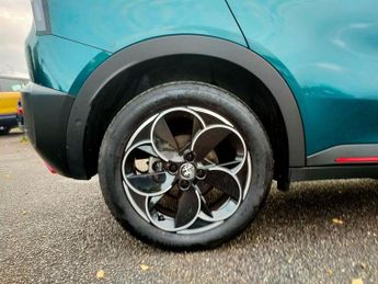 Alfa Romeo Junior 54kWh Elettrica Speciale Auto 5dr