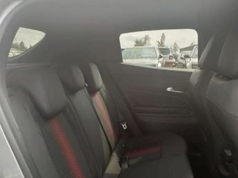 Alfa Romeo Junior 1.2 MHEV Ibrida e-DCT Euro 6 (s/s) 5dr