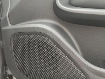 Alfa Romeo Junior 1.2 MHEV Ibrida e-DCT Euro 6 (s/s) 5dr