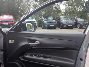 Alfa Romeo Junior 1.2 MHEV Ibrida e-DCT Euro 6 (s/s) 5dr