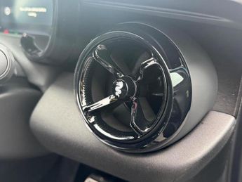 Alfa Romeo Junior 1.2 MHEV Ibrida e-DCT Euro 6 (s/s) 5dr