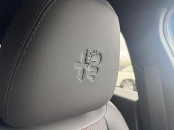 Alfa Romeo Junior 1.2 MHEV Ibrida e-DCT Euro 6 (s/s) 5dr