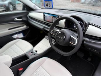 Fiat 600 1.2 MHEV La Prima SUV 5dr Petrol Hybrid e-DCT Euro 6 (s/s) (136 