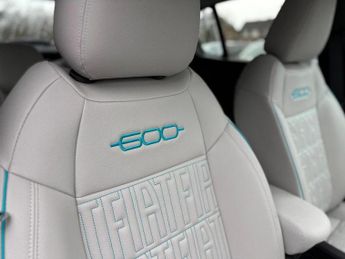 Fiat 600 1.2 MHEV La Prima SUV 5dr Petrol Hybrid e-DCT Euro 6 (s/s) (136 