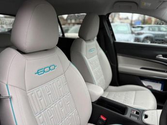 Fiat 600 1.2 MHEV La Prima SUV 5dr Petrol Hybrid e-DCT Euro 6 (s/s) (136 