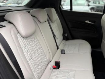 Fiat 600 1.2 MHEV La Prima SUV 5dr Petrol Hybrid e-DCT Euro 6 (s/s) (136 